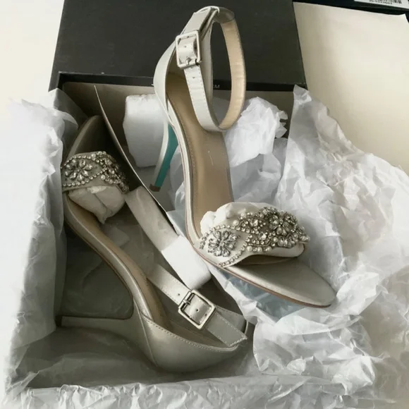 Betsey Johnson Gina Jeweled Ankle Strap Dress Sandals Silver Satin Stiletto Heel - Picture 10 of 14